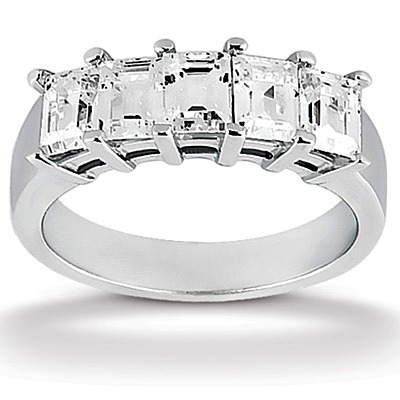 Emerald Cut Prong Set Diamond Wedding Band (1.25 ct.tw)